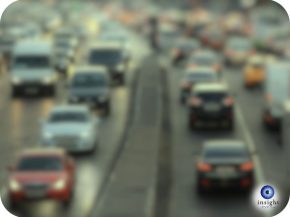 Canva blurry image - vision with cataracts when driving
