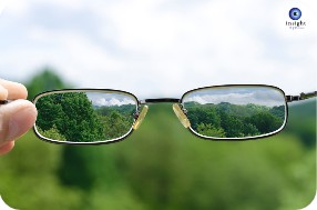 short-sightedness / laser eye surgery / ICL / RLE / SMILE